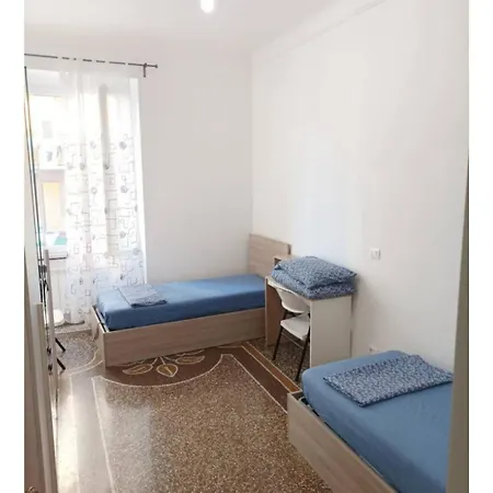 Roomstay * ג'נובה
